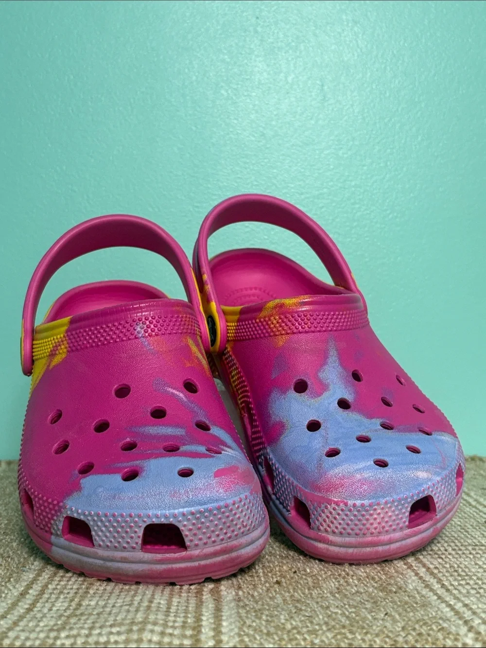 CROCS Kids Classic Ombre Clogs With Heel Strap. Multi Color/Tie Dye. Size— J 2